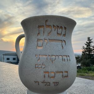 נטלה מהודרת פולירייזן דמוי אבן
