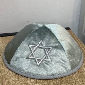 כיפה קטיפה מגן דוד מידה 4 ירוק בהיר